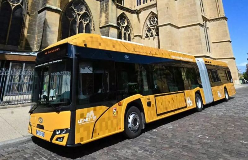 A Solaris Urbino 18 fuel cell bus on the streets of Metz, France