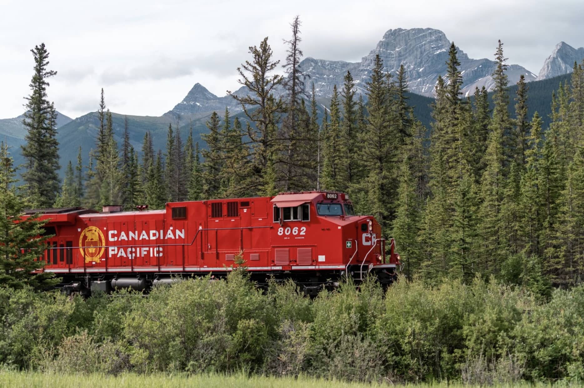 hydrogen powered fuel cell train by CP Rail