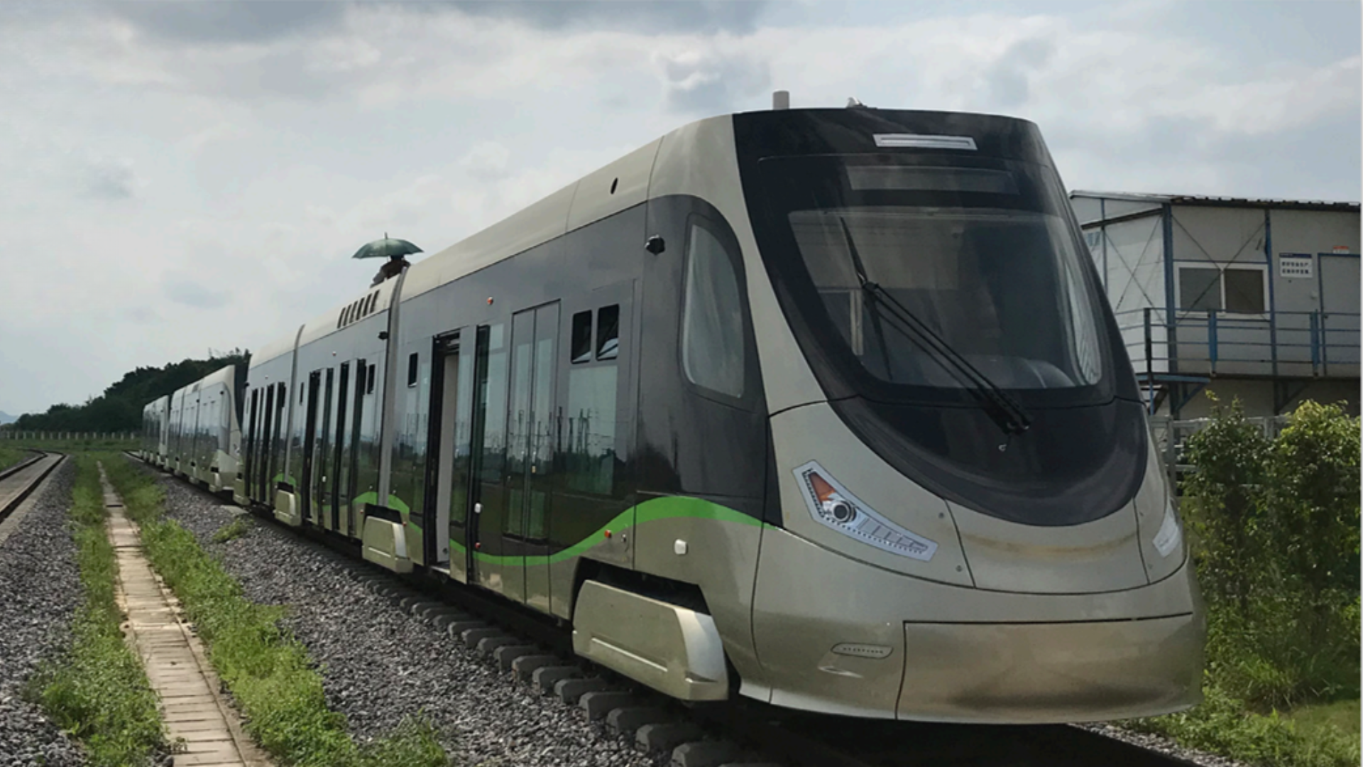 Hydrogen fuel cell-powered tram in Foshan, China