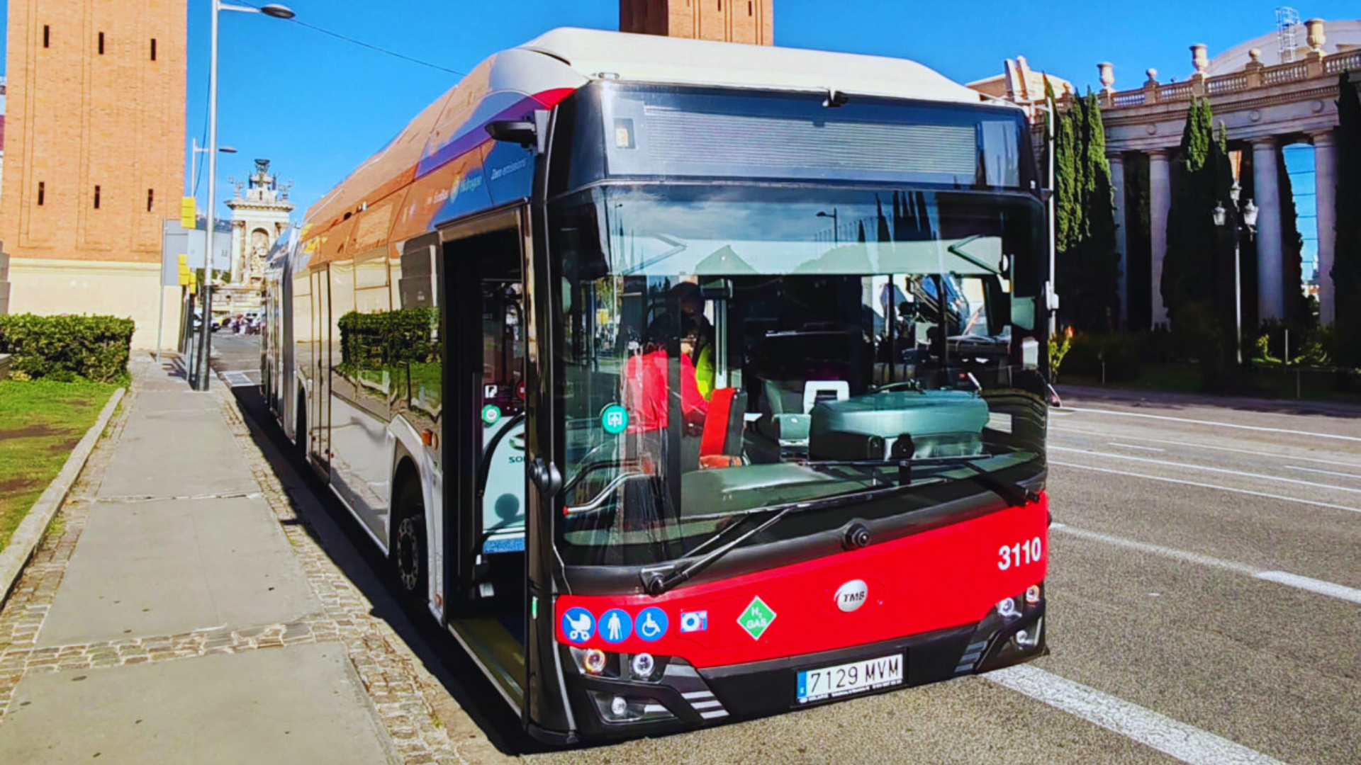 A Solaris Urbino 12, powered by Ballard, in operation in Barcelona