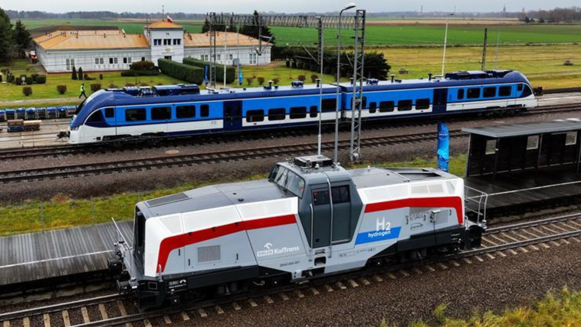 PESA's SM42-6Dn hydrogen shunter locomotive, powered by Ballard