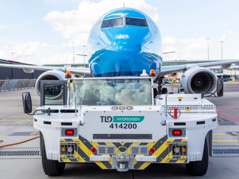 TLD's fuel cell tow tractor, powered by Ballard